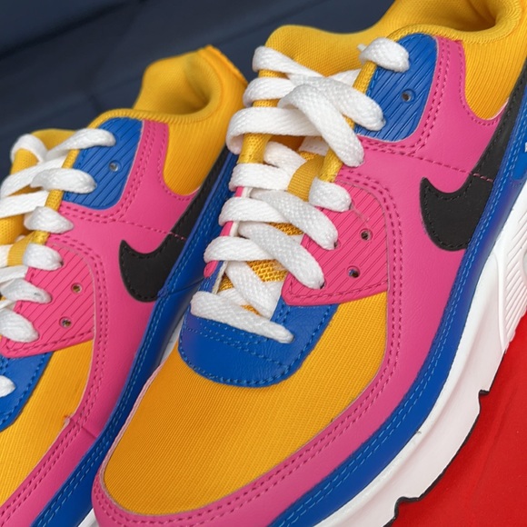 NIKE AIR MAX 90 WMNS - Picture 13 of 16
